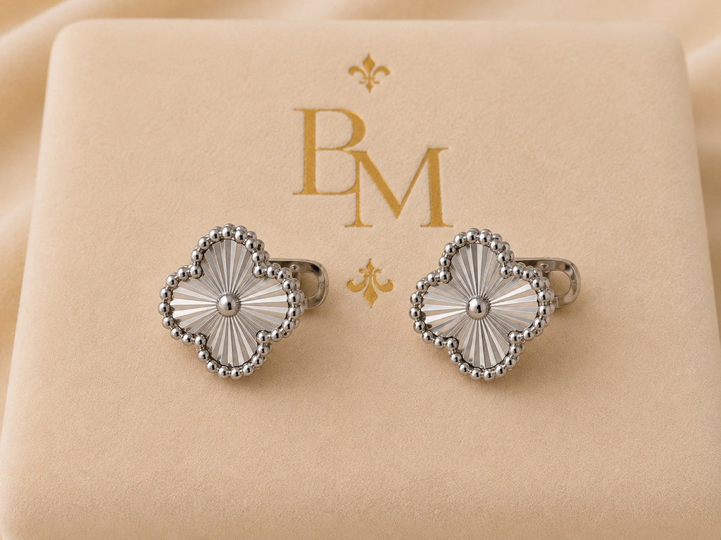 18K White Gold Clover Earrings – 5g